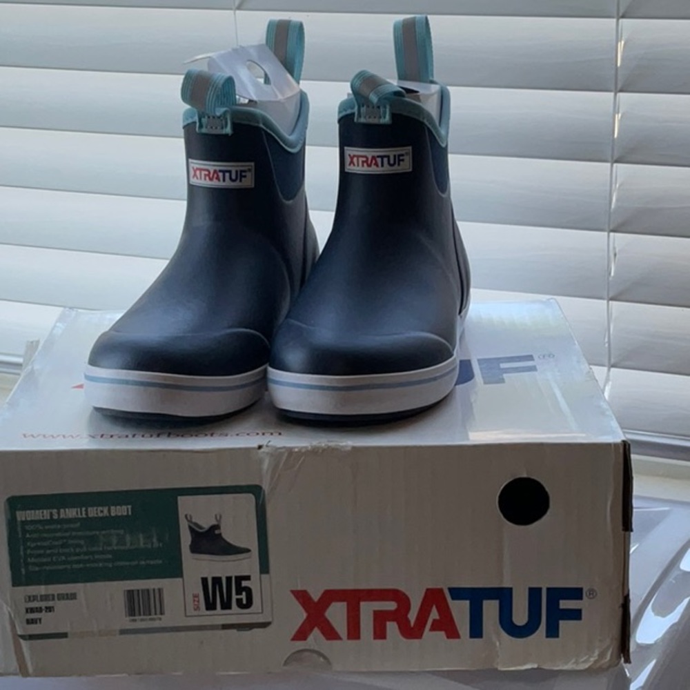 Women’s Xtratuf ankle boots
